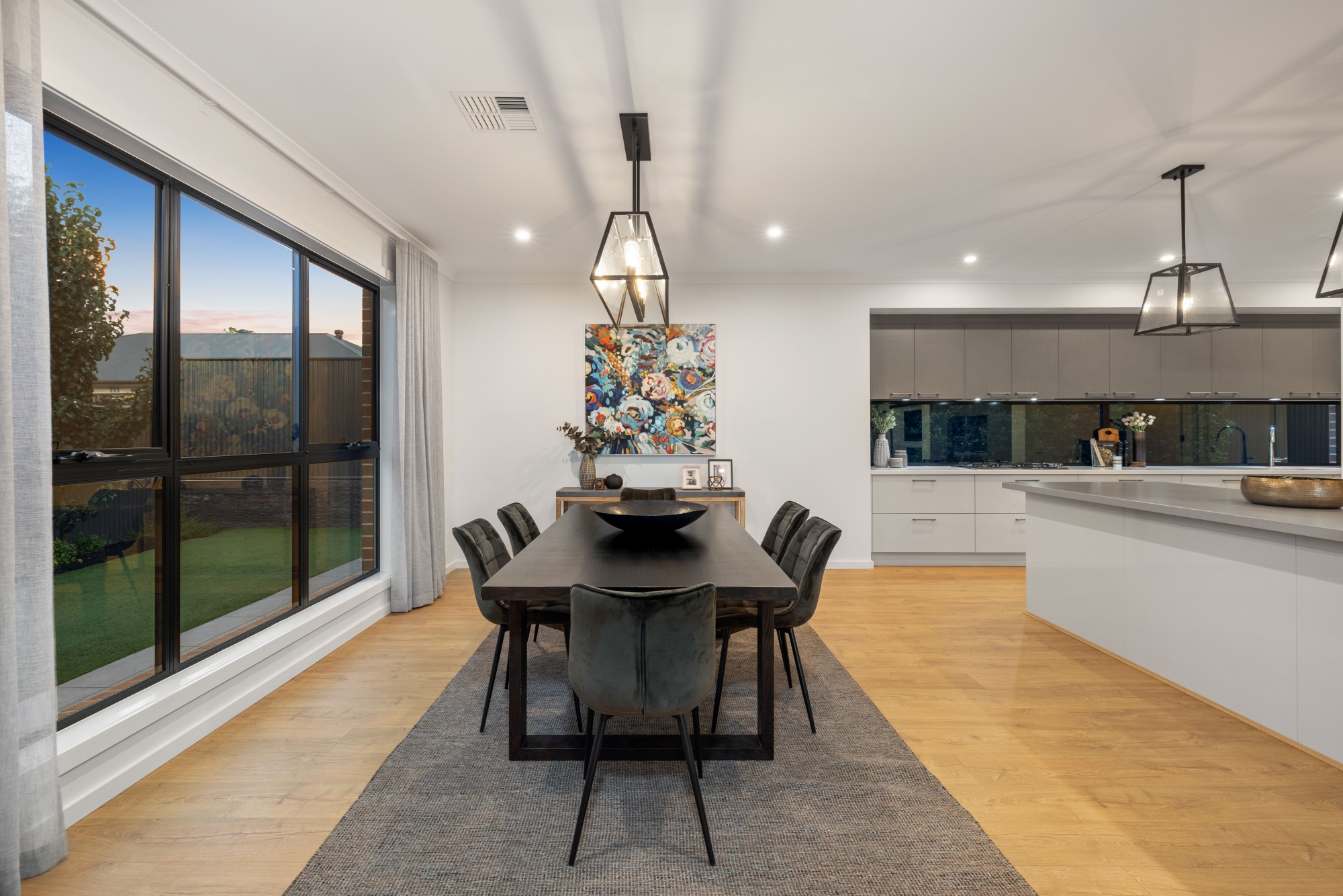 Based in Brisbane and surrounds. We offer premium styling services.